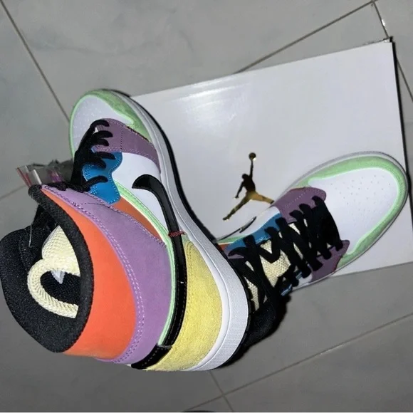 Deadstock Original with OG Box Jordan 1 Mid SE Multi-Color Lightbulb Size 9 - Picture 8 of 8